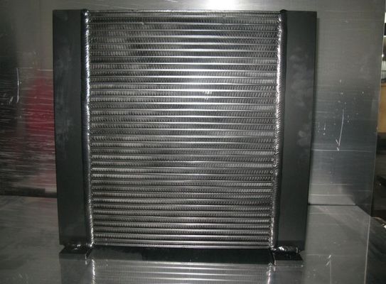 Aletta della banda nera che brasa lo scambiatore di calore dell'olio idraulico per l'escavatore/rullo vibratile