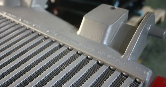 Camion pesante di alluminio del circuito idraulico del dispositivo di raffreddamento di aria dell'olio dello scambiatore di calore dell'aletta e del piatto