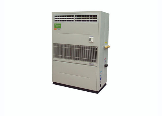 L'isolato ha spaccato l'unità del condizionatore d'aria del sistema con la pompa di calore, compressore di Hitachi