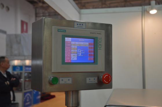 Macchina di granulazione della polvere asciutta del touch screen di Siemens prossima con il refrigeratore di acqua